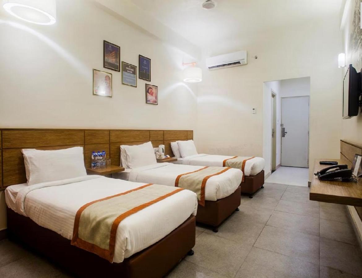 Max Hotels Allāhābād Junction Exterior foto