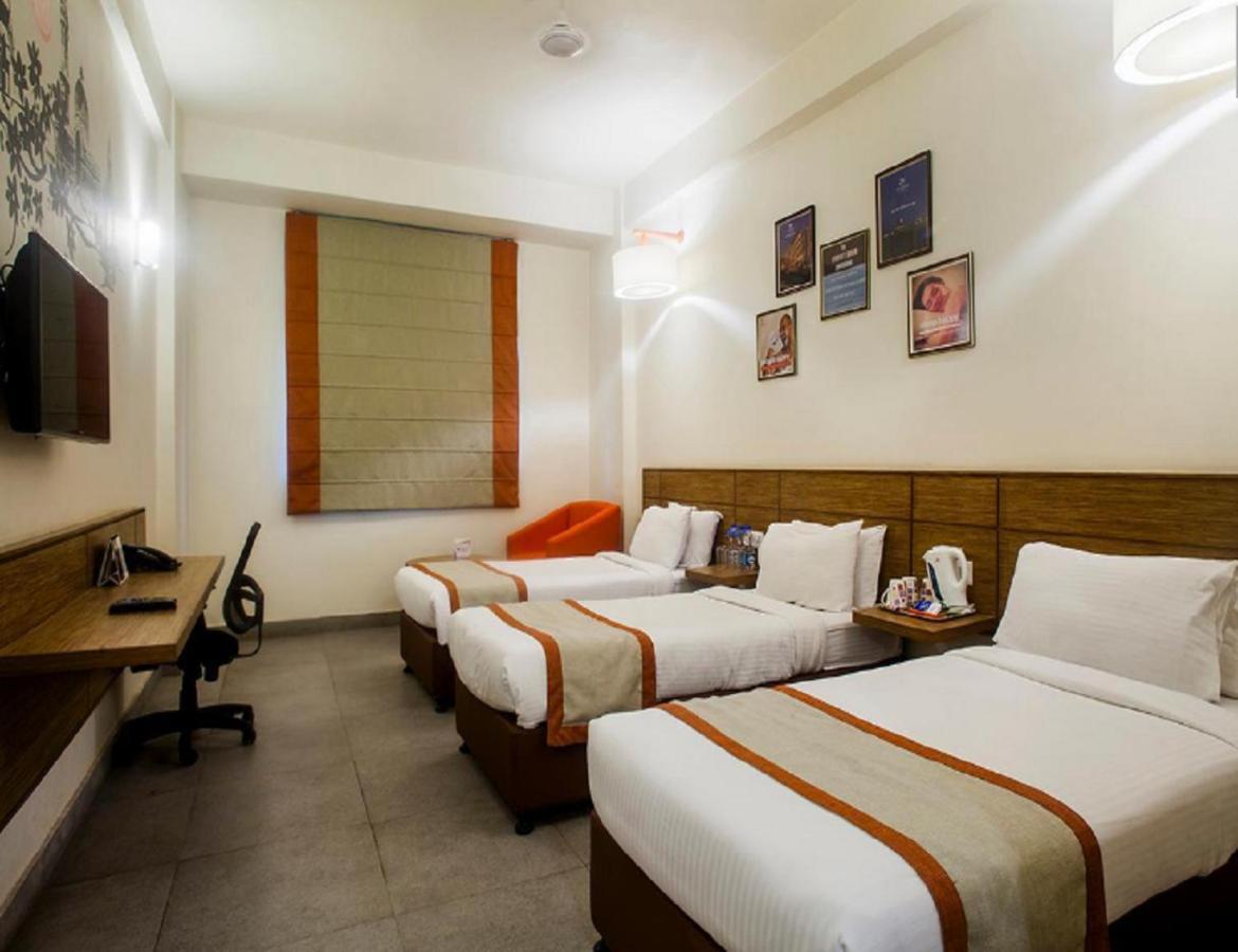 Max Hotels Allāhābād Junction Exterior foto