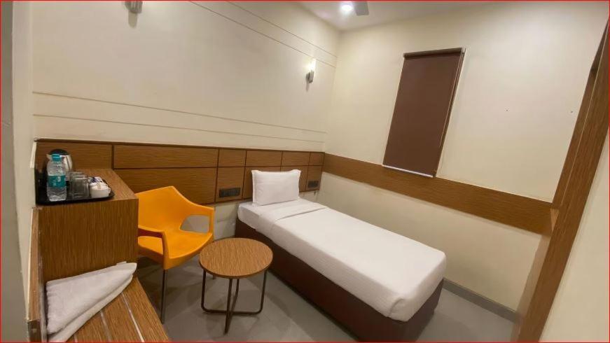 Max Hotels Allāhābād Junction Exterior foto